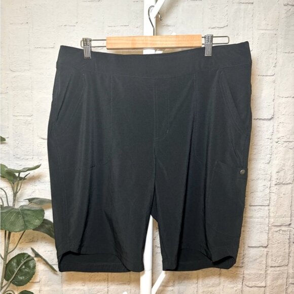 Columbia Black Bermudas, Lightweight Athletic Shorts, in Women’s Plus Size 1X - Picture 2 of 7